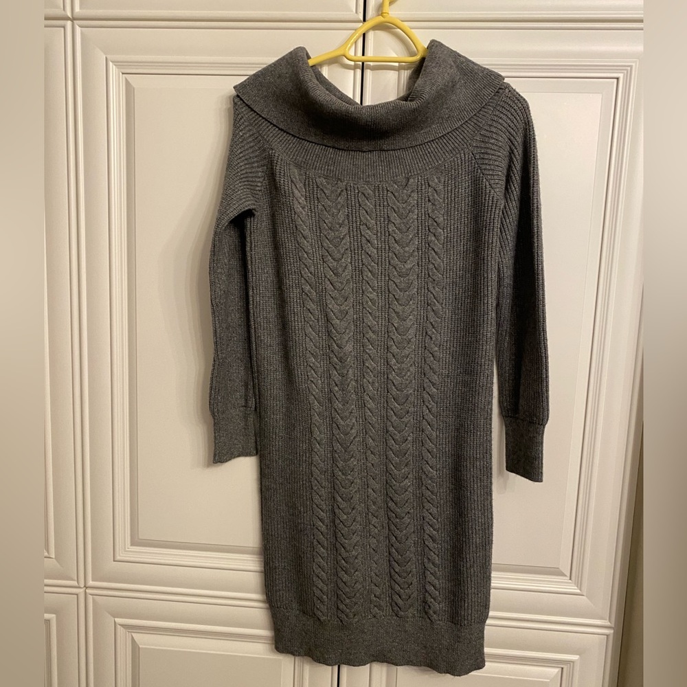 NWT VERO MODA Medium Grey Off the Shoulder Cowl Neck Cable Knit Sweater Dress